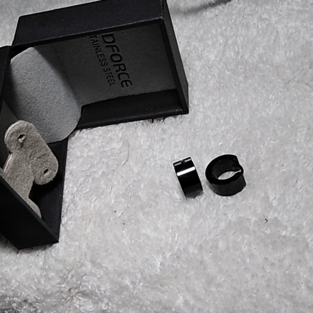 Edforce Black stainless steel hoop earrings